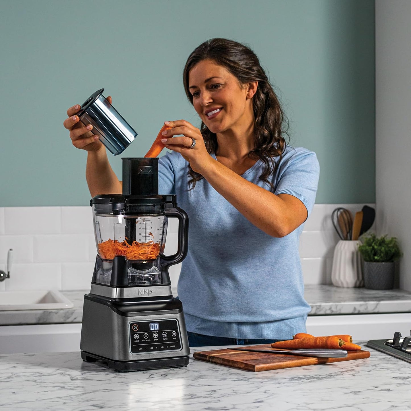 Ninja Procesador de alimentos 3 en 1, 1200 W, batidora multifunción, 5 programas automáticos, bol 1,8 l, jarra 2,1 l, vaso 700 ml, tecnología Auto-iQ, piezas aptas para lavavajillas, Negro, BN800EU